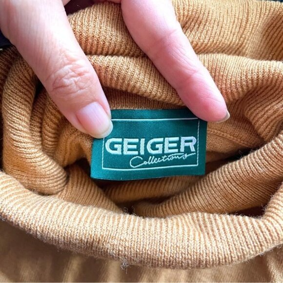 Vintage Geiger Camel Turtleneck Wool Sweater - S/M 🇮🇹 - Picture 5 of 9